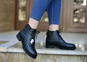 بررسی نوع دوخت و زیره در کفش چرم زنانه مقاوم