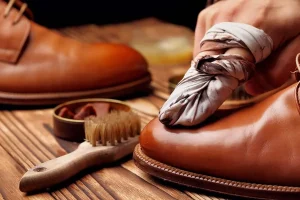 چگونه از کفش چرم نگهداری کنیم؟